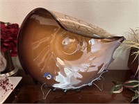 BEAUTIFUL LARGE ART GLASS IN STAND
