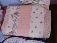 Floral quilted king size bedspread
