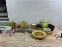 Kitchen items/pyrex