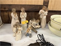 LARGE LOT OF WILLOWTREE WILLOW TREE FIGURINES