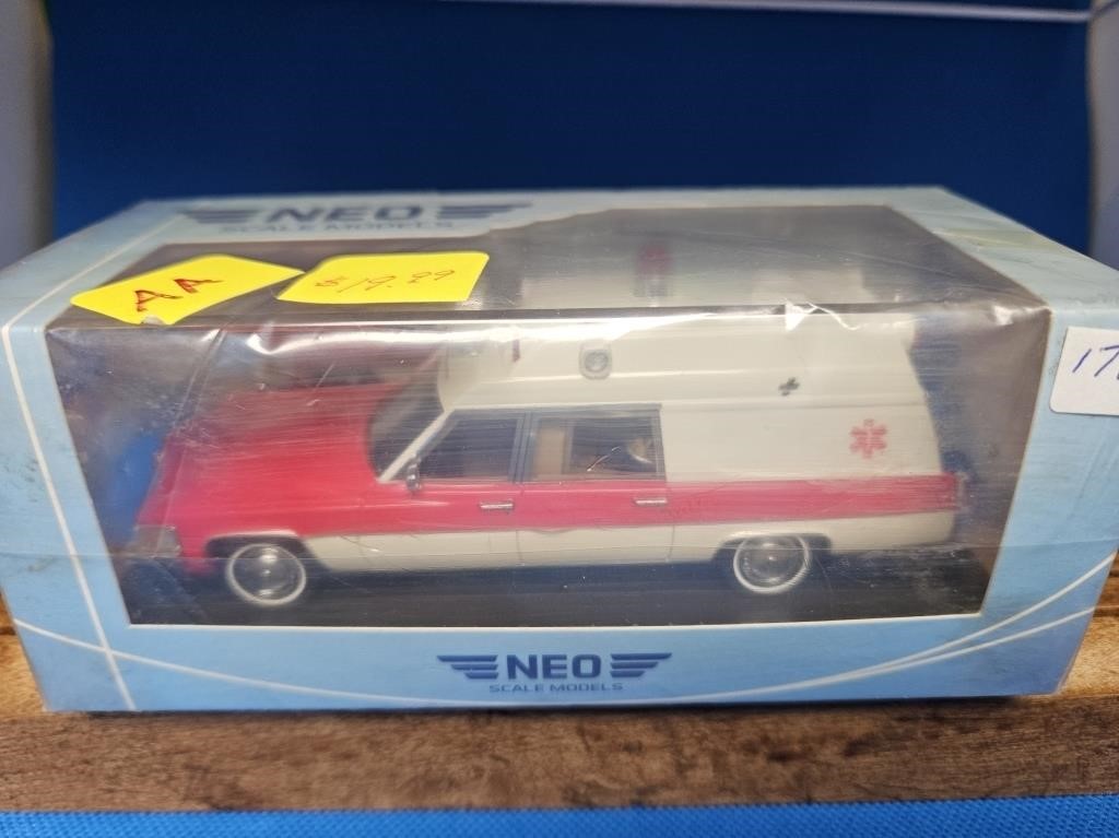 NEO SCALE MODELS AMBULANCE