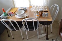 SMALL TABLE & 3 CHAIRS