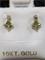 $200 10K  Peridot(0.4ct) Diamond(0.06ct) Earrings