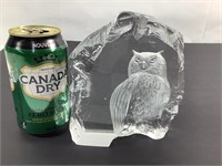 belle sculpture de hibou sur verre.