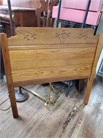 Spoon Carved Antique Oak Twin Bed w/Wooden