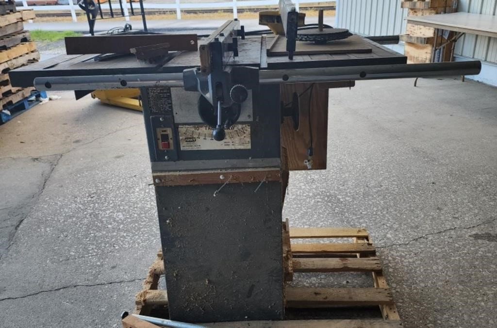 AMT 10 in Table Saw