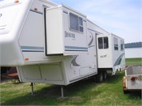 2000 JAYCO XL 33' (top of the line trailer)