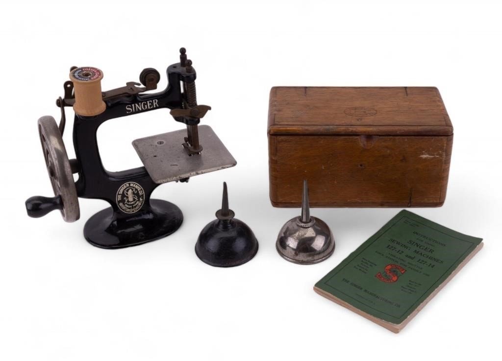 Antique Singer Sewing Machine & Accessories