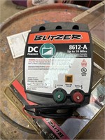 Blitzer, DC power electric fence controller