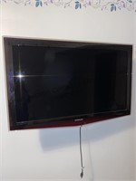 40 inch Samsung TV powers on with remote