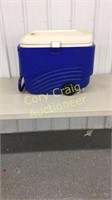 Polar roller b igloo cooler