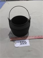 Cast Iron Pot w/ Handle