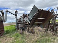 JD? Threshing Machine