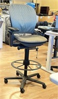 STEELCASE "LEAP" DRAFTING STOOL