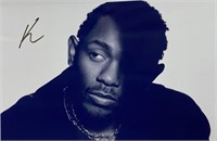 Autograph Kendrick Lamar Photo