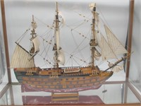 HMS VICTORY SHIP MODEL IN CUSTOM CASE 33X26X12