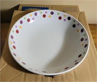Pampered Chef Dots medium round bowl. 11". In