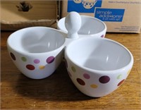 Pampered Chef Dots bowltrio. 7". In original box