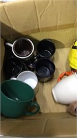 2 Box coffee cups, kitchen items