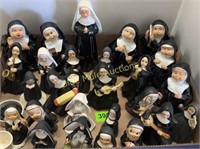 Ceramic nuns, 1 Rosary