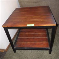 END TABLE 20 1/2 x 21 x 19 (MATCHES #157)