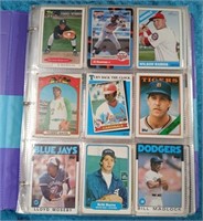 346 - LOT OF COLLECTIBLE BASEBALL CARDS (V28)