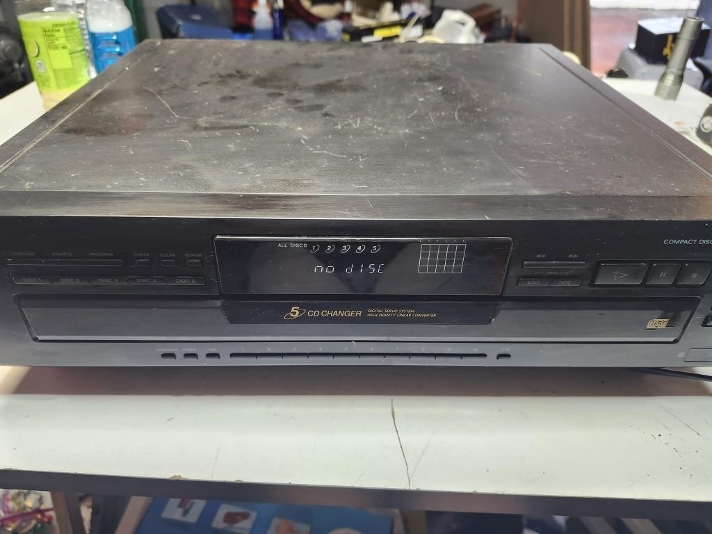 Sony CDP-C350Z 5 Disc cd player.