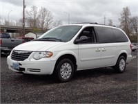 2005 Chrysler Town & Country Minivan