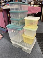 (8) Various size totes w/ lids