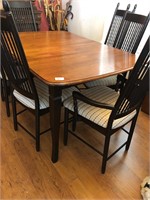 Dinning Room Table / 6 Chairs
