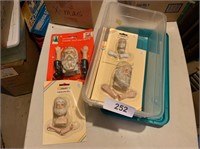 Small Tote w/ Porcelain Santa Doll Kits