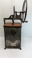 ANTIQUE DAZEY BUTTER CHURN