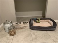 DOG & LAUNDRY ITEMS