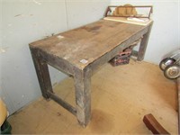 281/2" X70" COUNTRY STORE DISPLAY TABLE