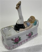 Naughty Nodders Ashtray Pinup in Bed