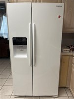 2014 Samsung side-By-Side Refrigerator Freezer w/