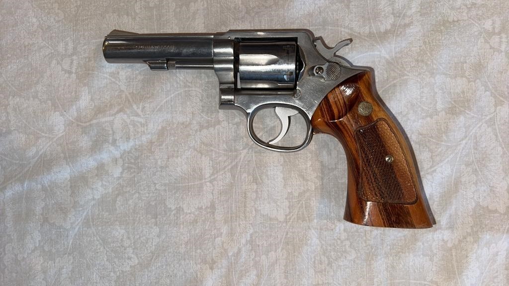 Smith and Wesson 38 Special xtra round