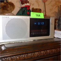 SONY DREAM MACHINE AM/FM/CLOCK RADIO- TURNS ON