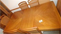 Wood Dining Table w/6 Chairs & 2 Leaves