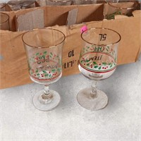 10 Holly Berry Holiday Glasses