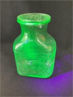 Green Depression Uranium Glass Carafe w/ Lid,