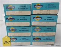 8 Athearn Southern Pacific Daylight Coaches, OB