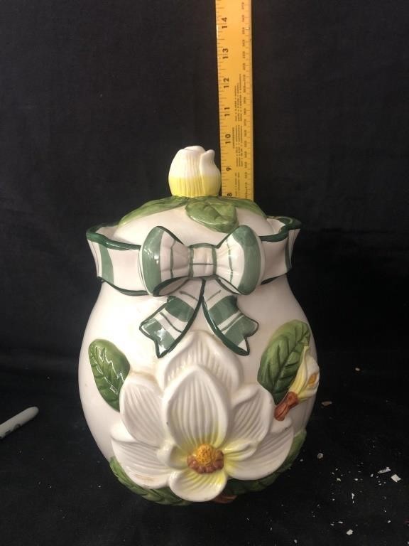 Young’s Magnolia cookie jar