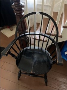ANTIQUE SPINDLE BACK CHAIR