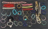 LARGE LOT OF COSTUME JEWELERY NECKLACES