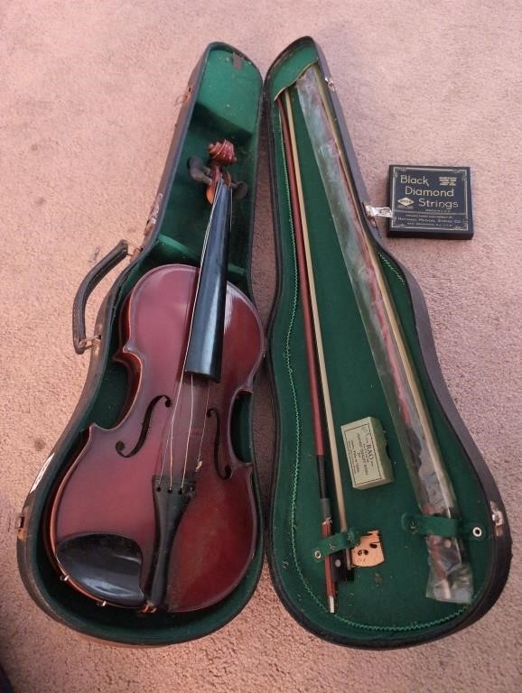 Violin/fiddle bows, strings in case lock broke