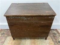 Primitive Lift Lid Meal chest, Traces of Blue &