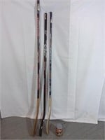 3 bâtons de hockey, bois