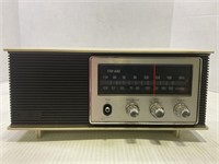 PANASONIC MODEL NO. RE-6283 VINTAGE PORTABLE RADIO
