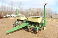 John Deere 7000 4-row Corn Planter